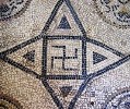 Roman mosaic; Sousse, Tunisia; 2nd century CE; photo by Maciej Szczepańczyk, from www.wikipedia.com.